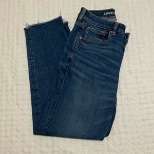 American Eagle mom straight jean